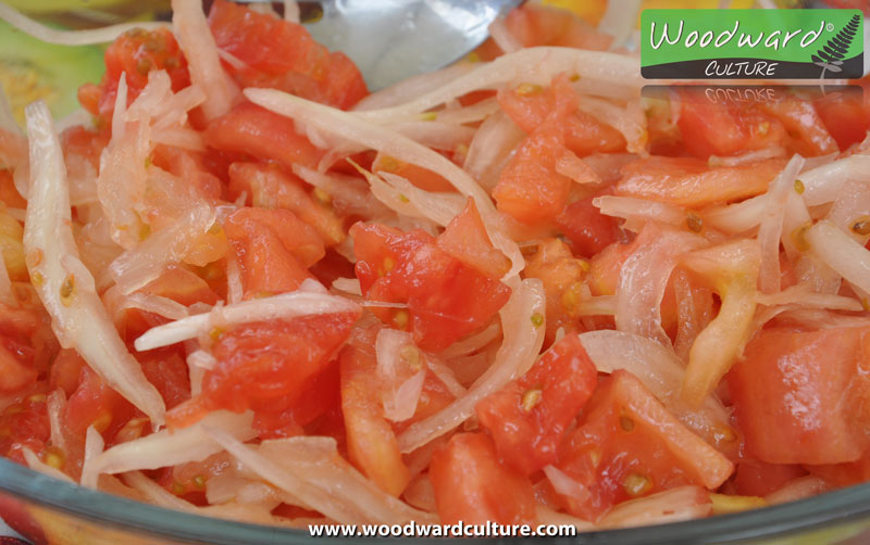 Ensalada a la chilena - A traditional Chilean salad - Woodward Culture Food Guide